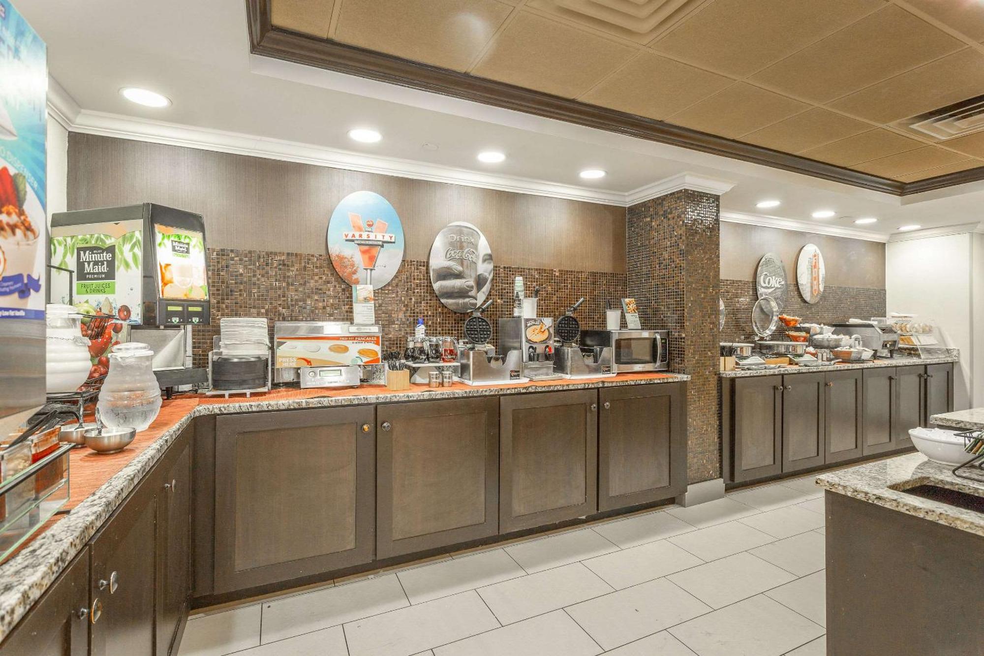 Inn At The Peachtrees, Ascend Hotel Collection Atlanta Exterior foto